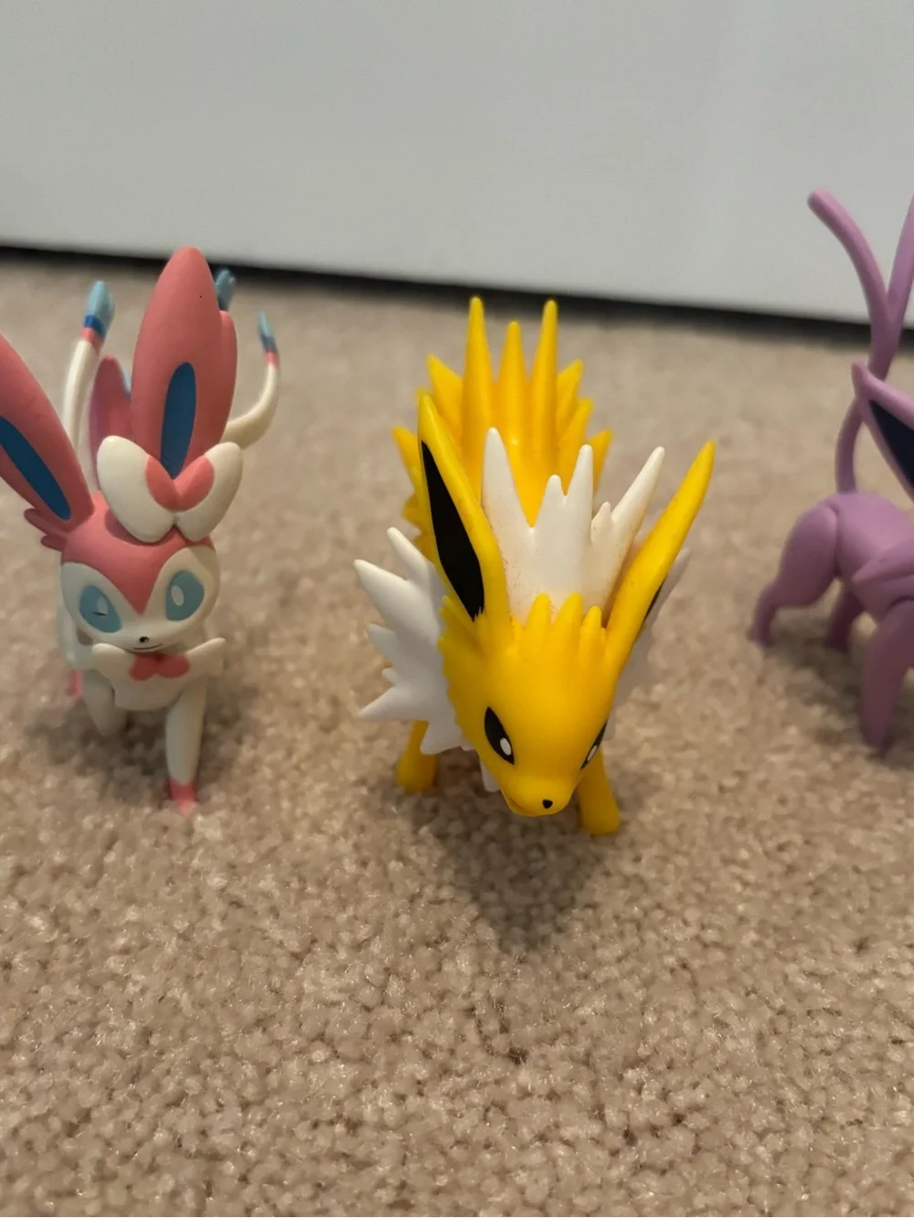 Pokemon Tomy Evee Evolution Posable  VaporeonJolteon Sylveon Espeon Toy Figures